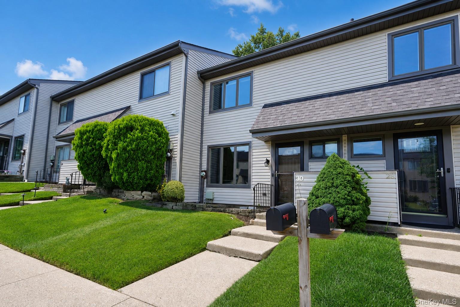 30 Hemlock Court Property Photo 2