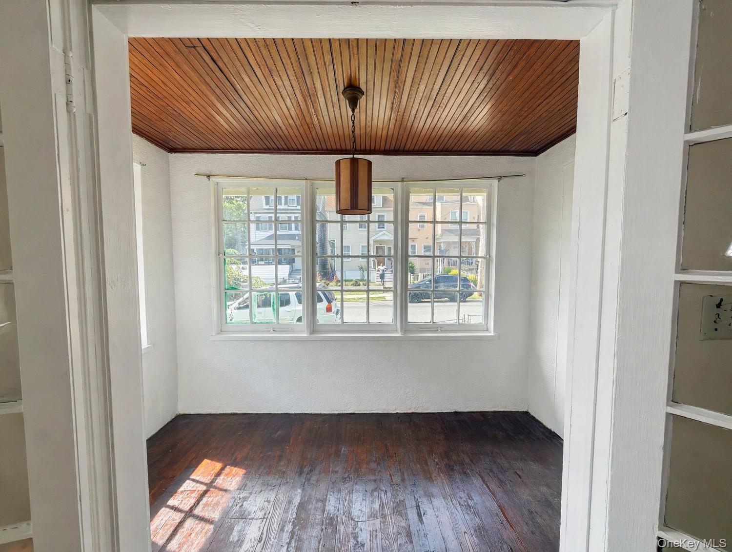 421 Union Avenue Property Photo 3