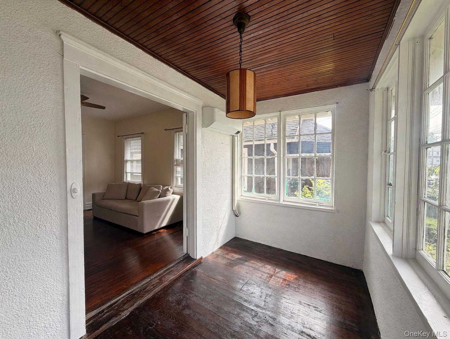 421 Union Avenue Property Photo 4