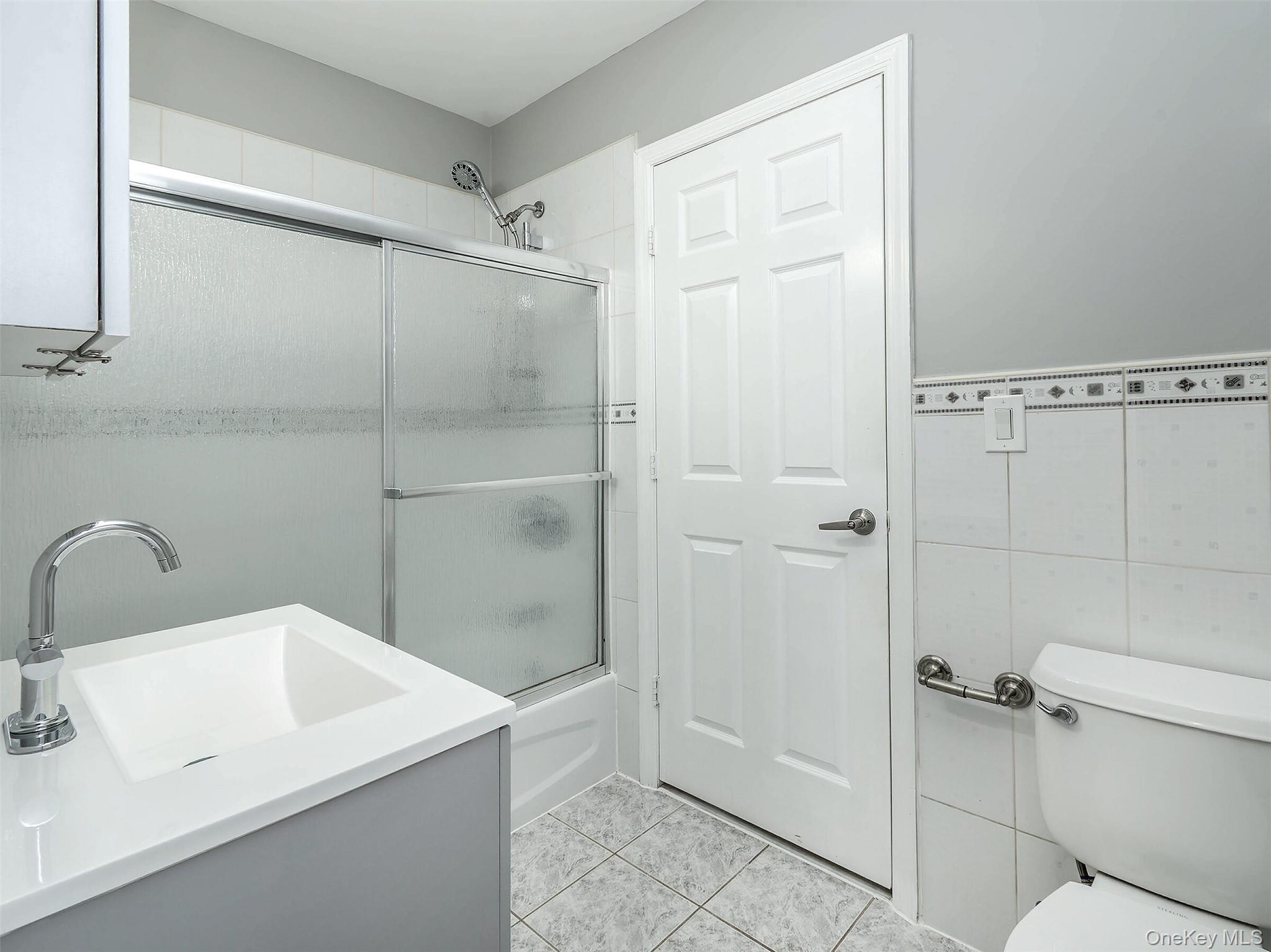 11 Shore Road 2 Property Photo 12