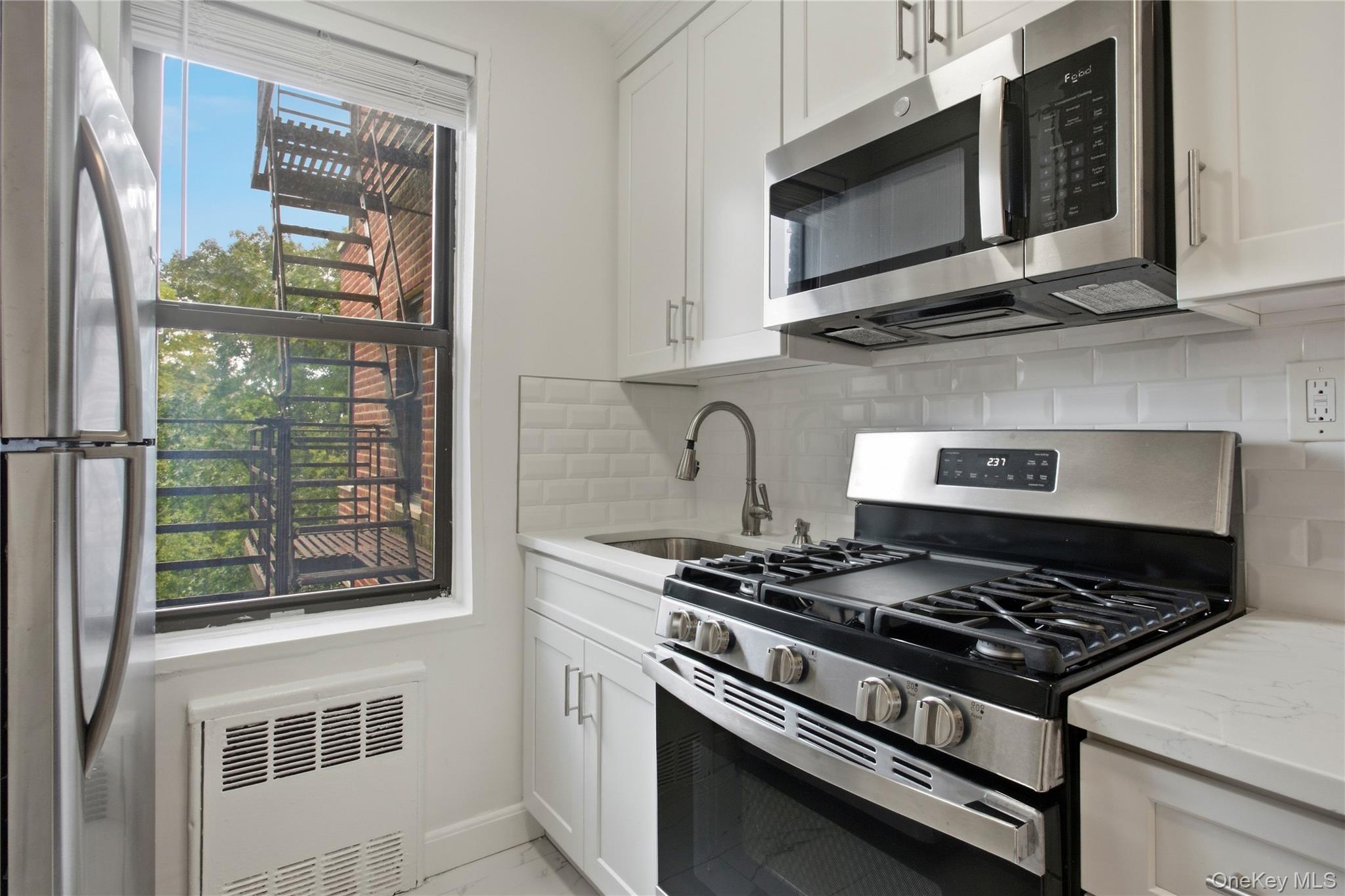 575 Bronx River Road 5f Property Photo 9
