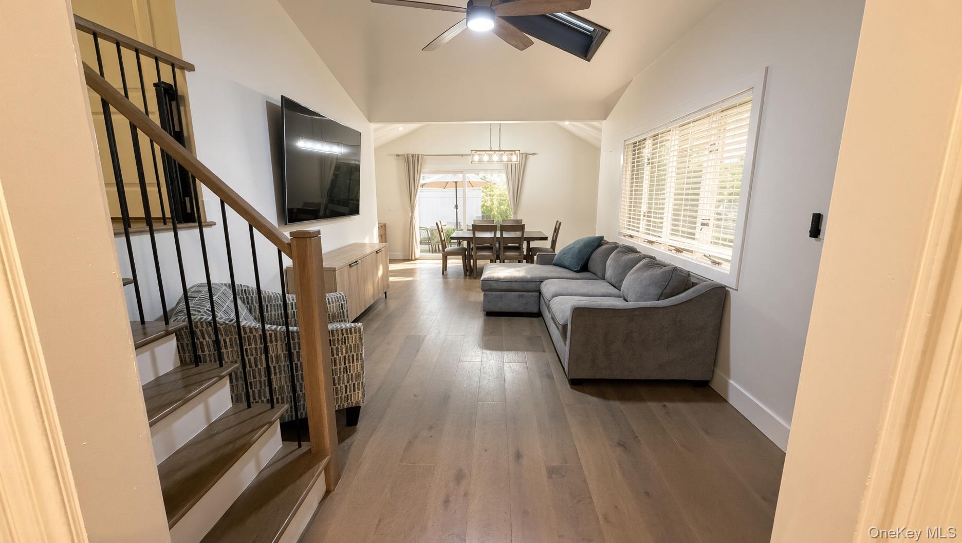 11 Lois Lane Property Photo 3
