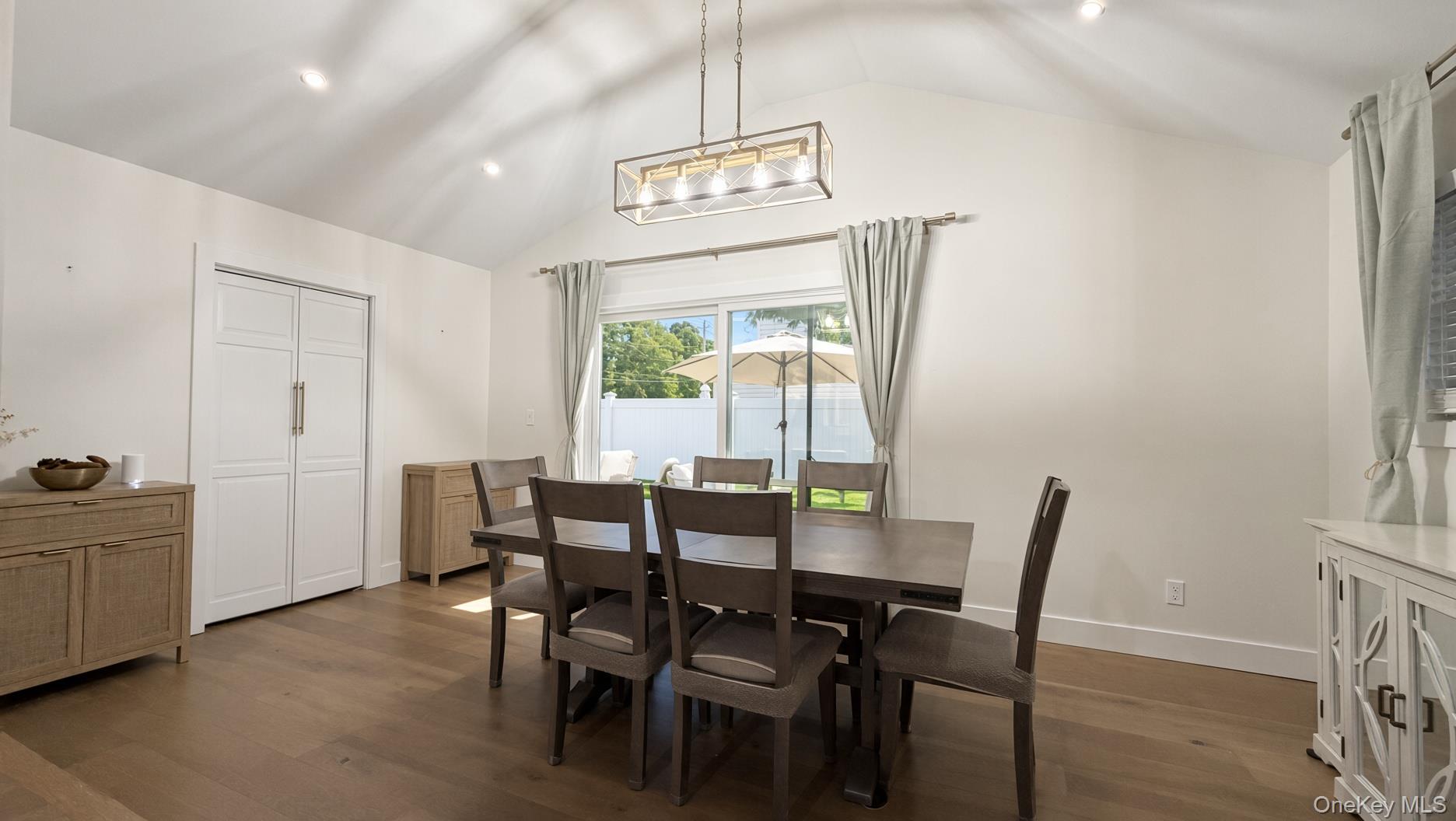 11 Lois Lane Property Photo 4