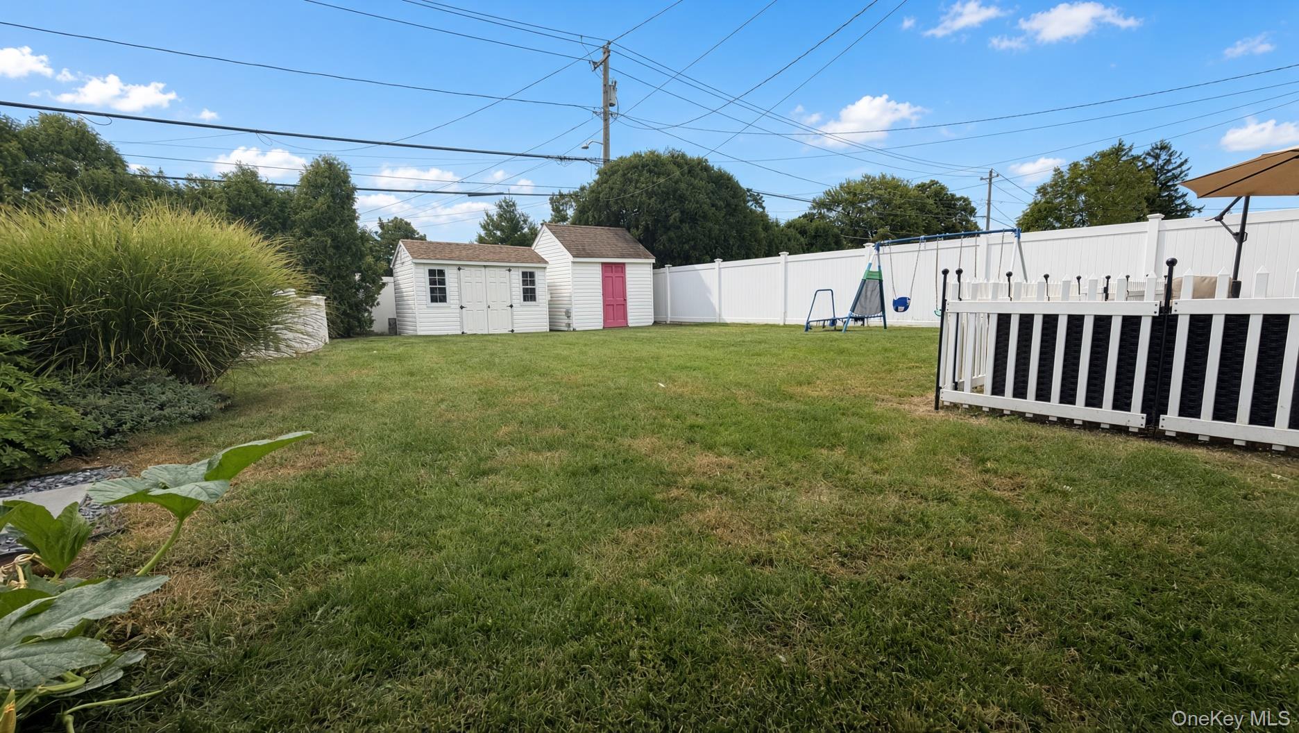 11 Lois Lane Property Photo 14