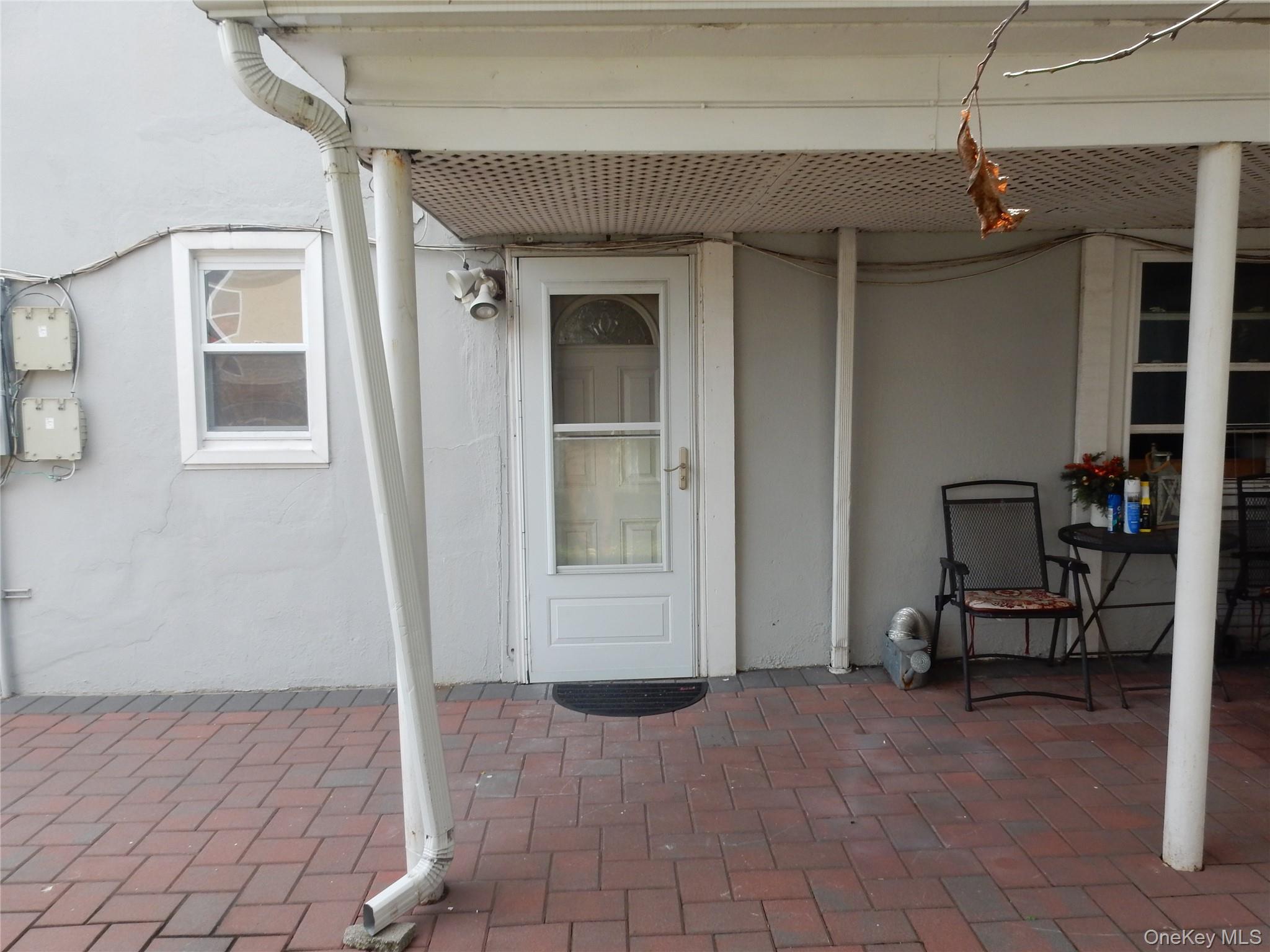 222 N 6th Avenue Property Photo 1
