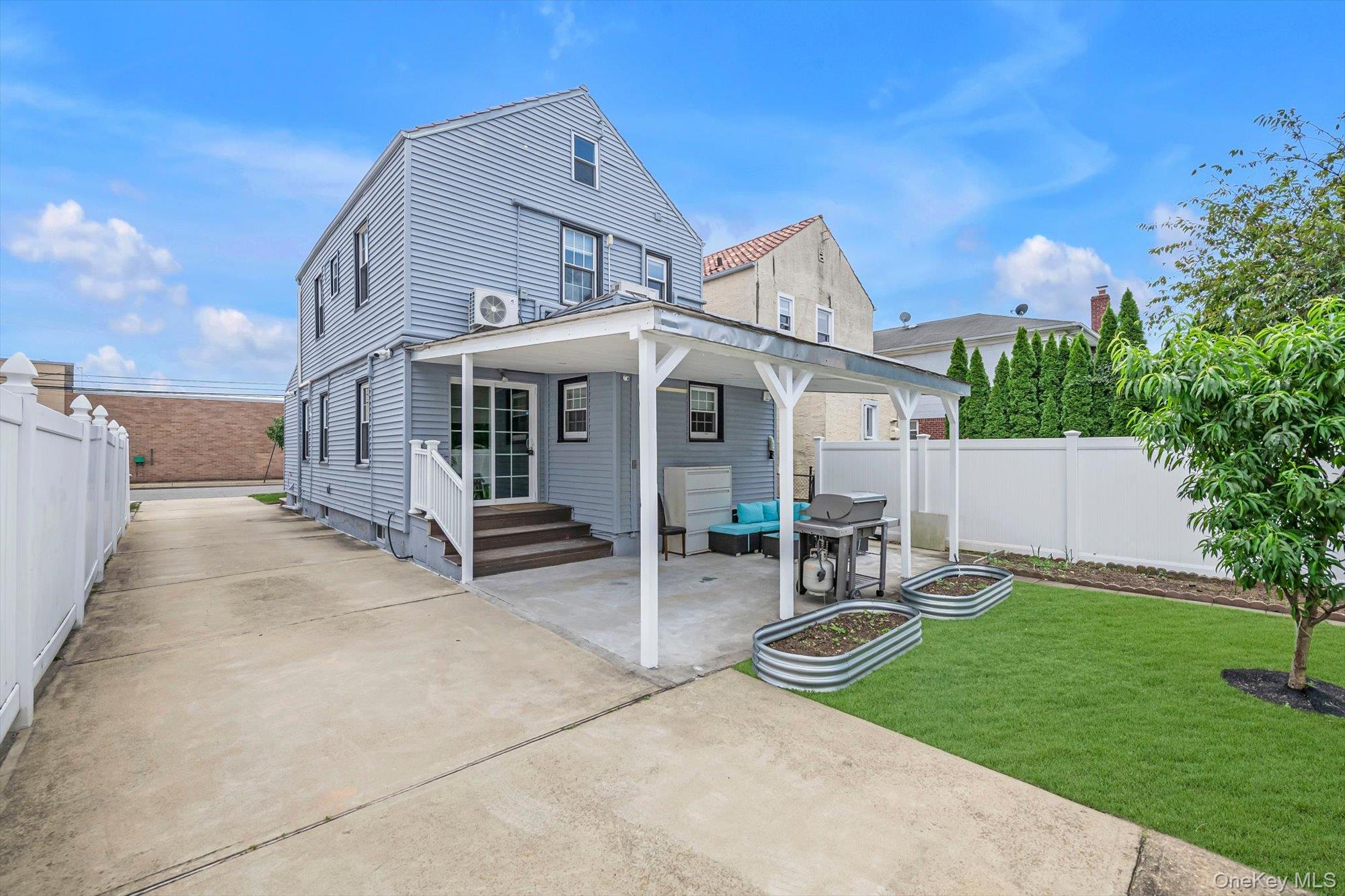 93 1st Street Property Photo 21