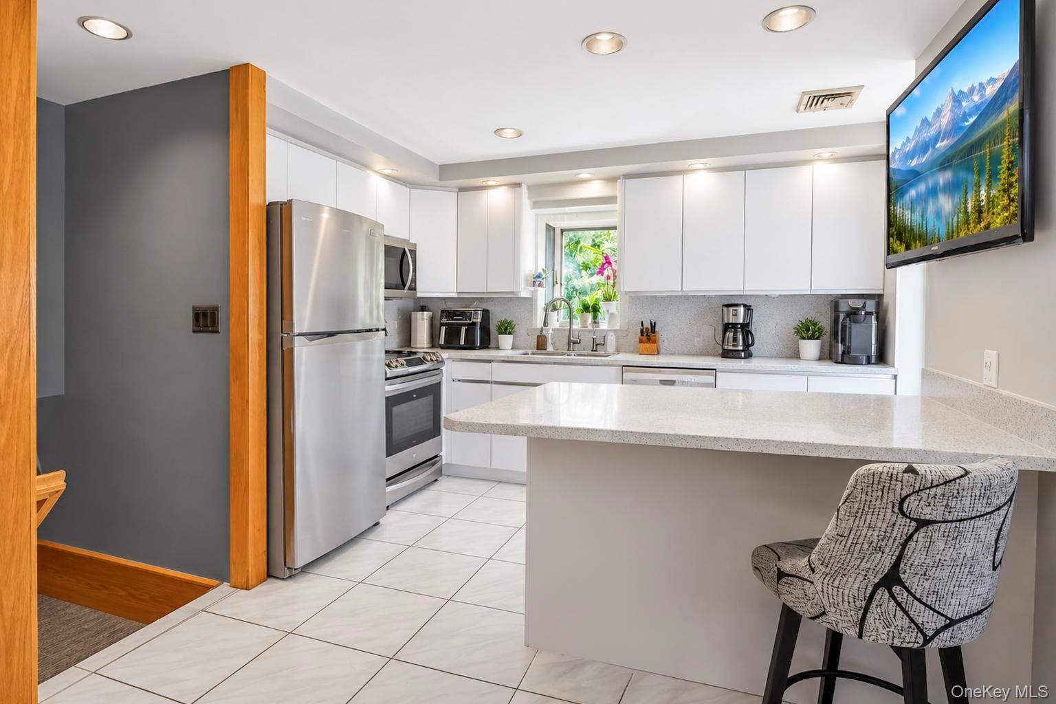 346 Jamaica Avenue Property Photo 9
