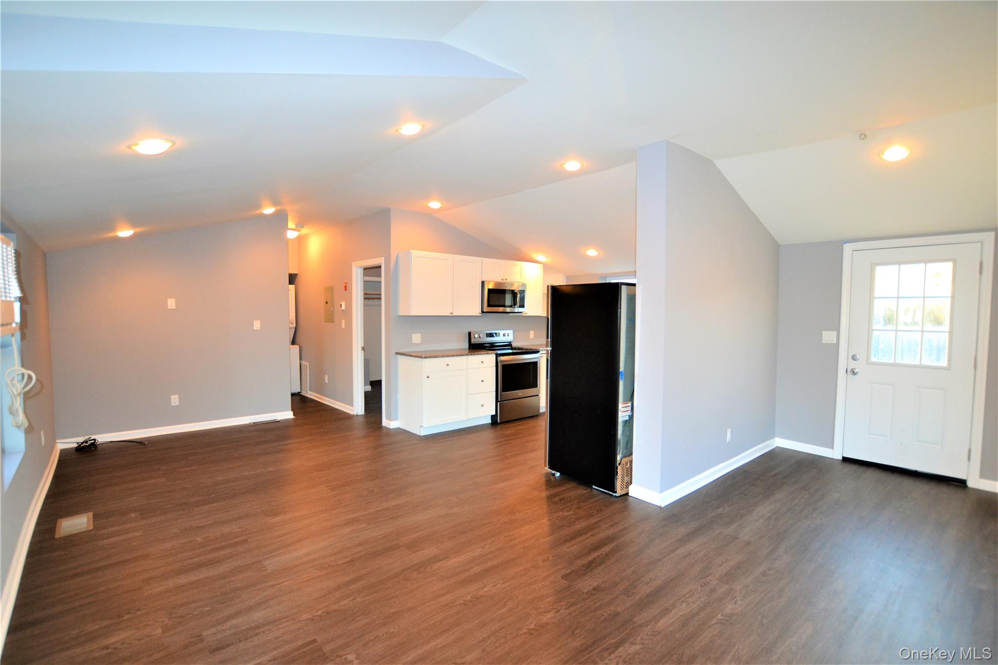 80 Depot #b Property Photo 1