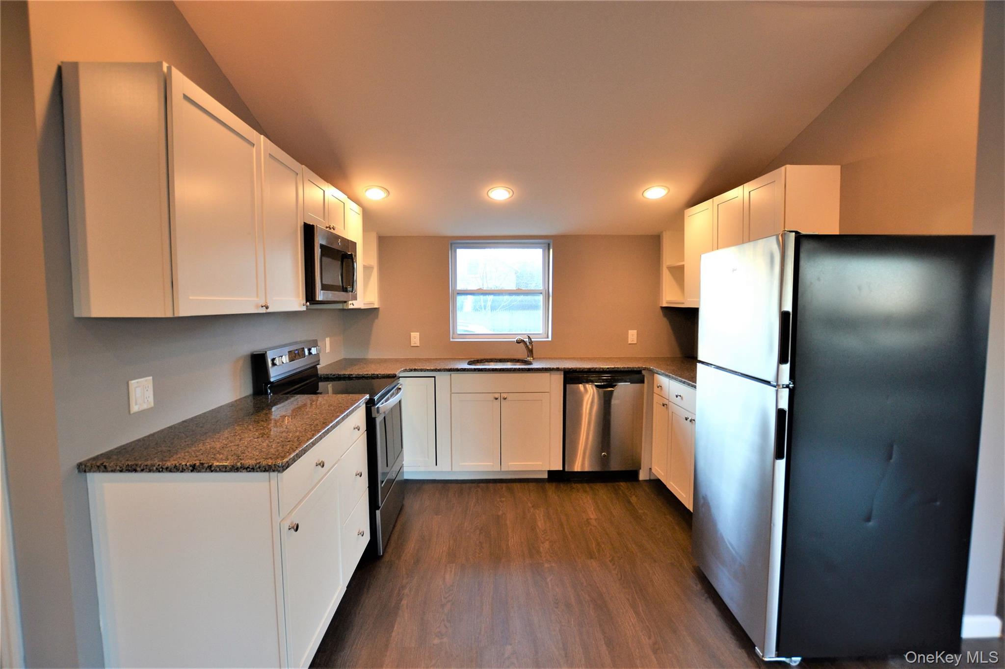 80 Depot #b Property Photo 5