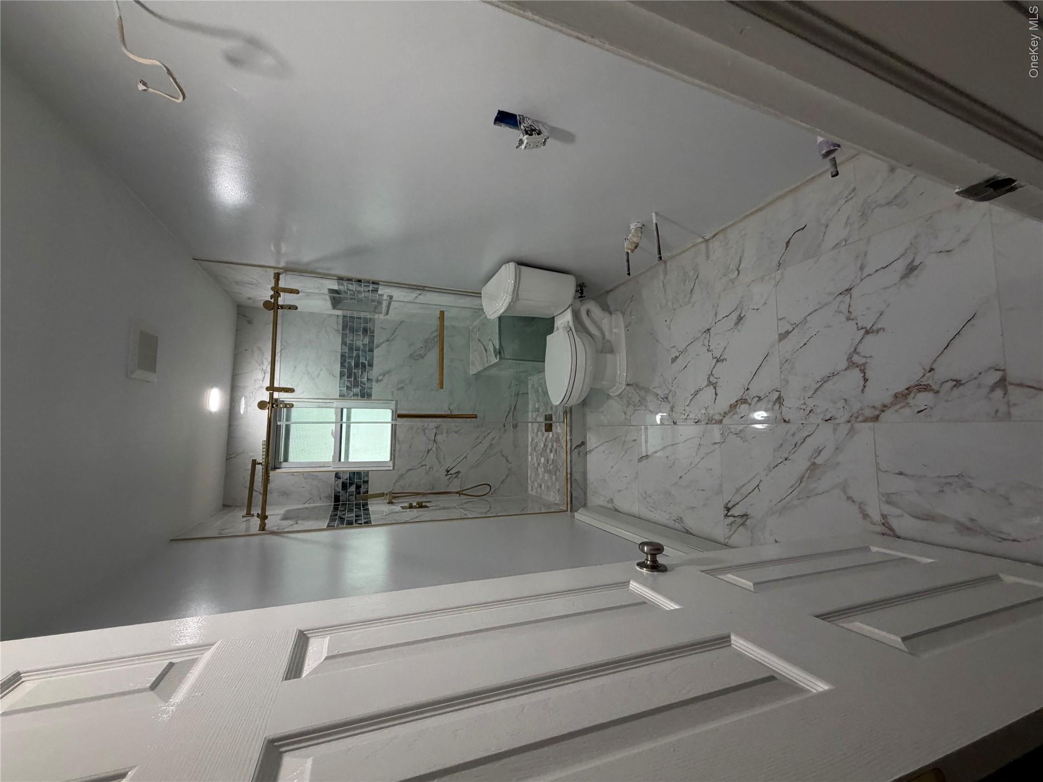 928 Connetquot Avenue Property Photo 11