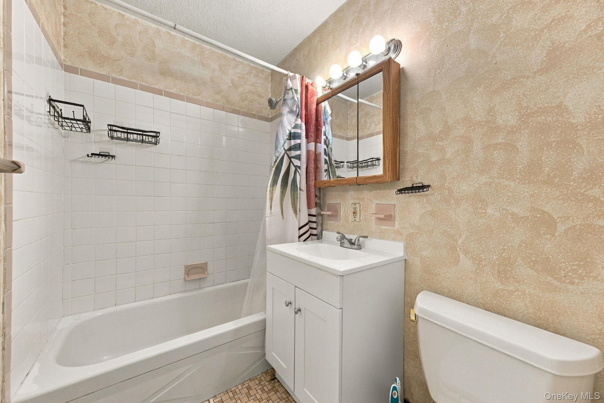 2301 Barclay Manor 23a Property Photo 10