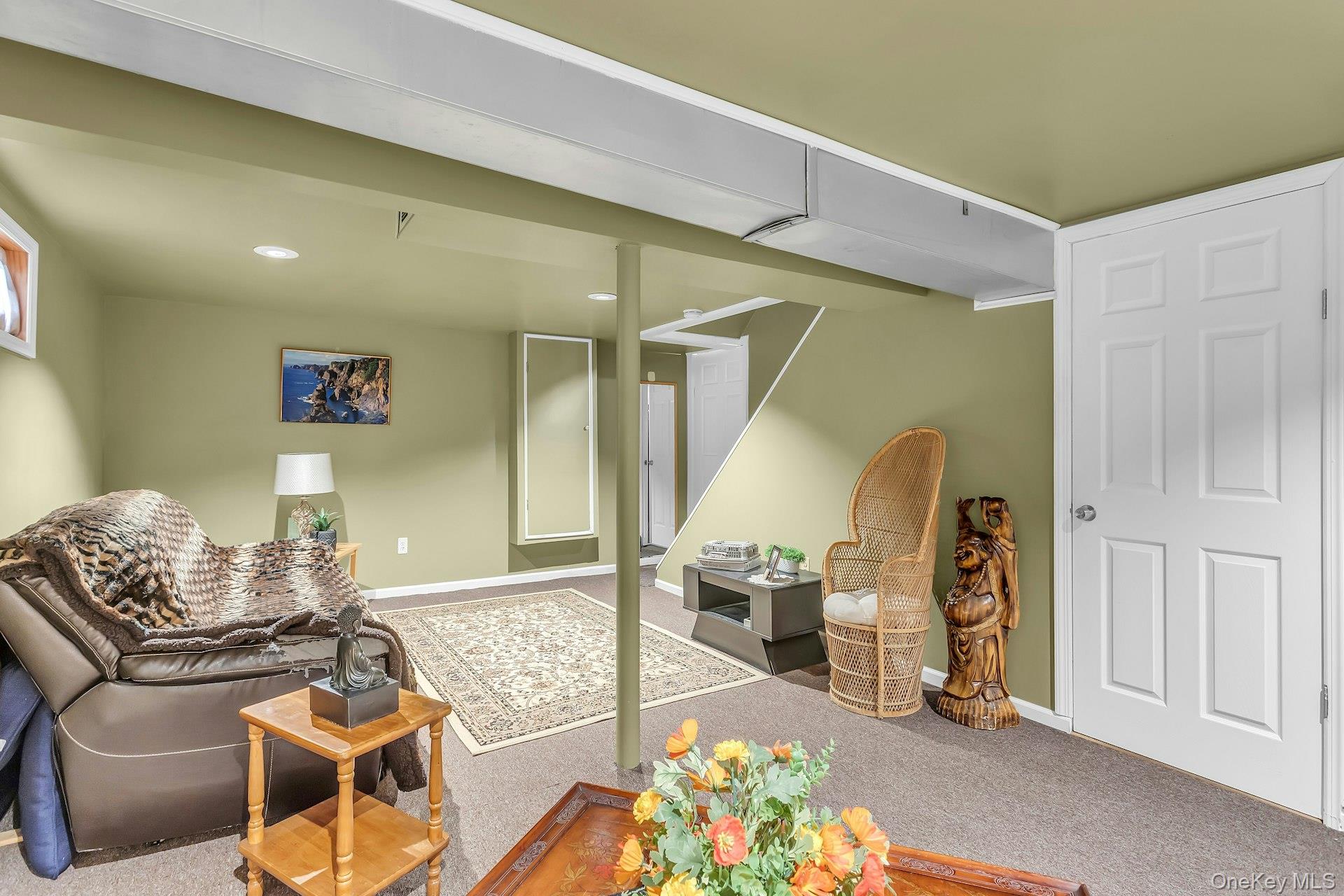 996 Merillon Avenue Property Photo 10