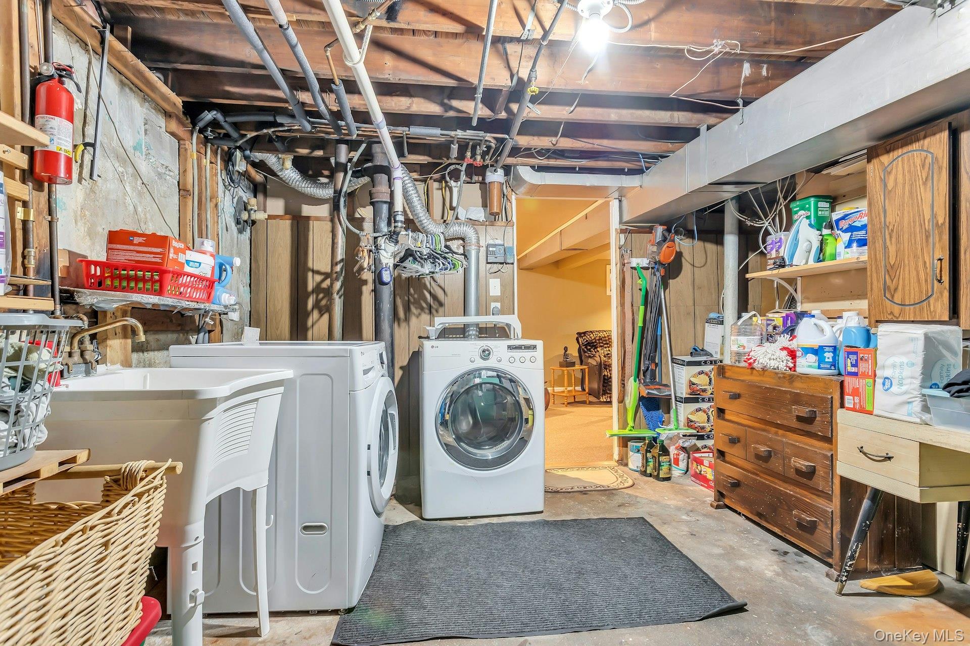 996 Merillon Avenue Property Photo 13
