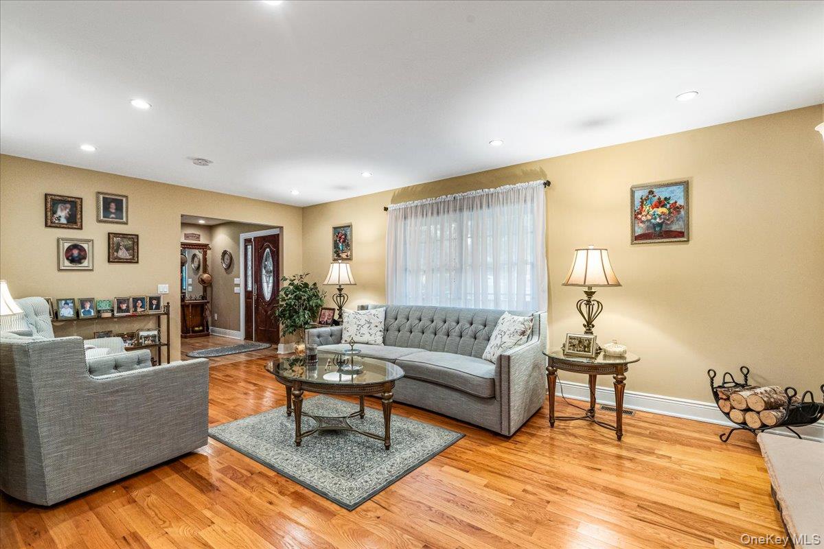 53 State Place Property Photo 4