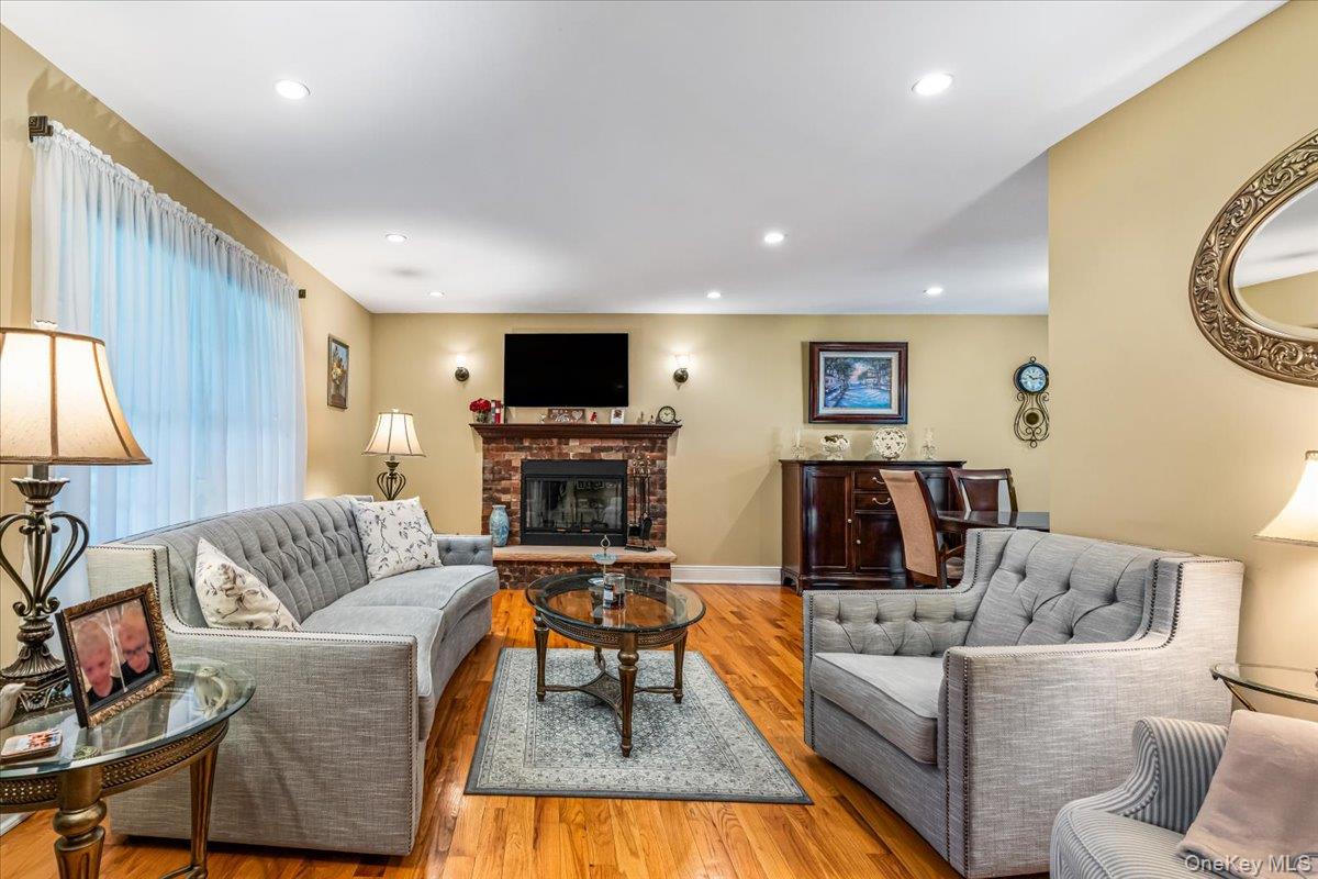53 State Place Property Photo 5