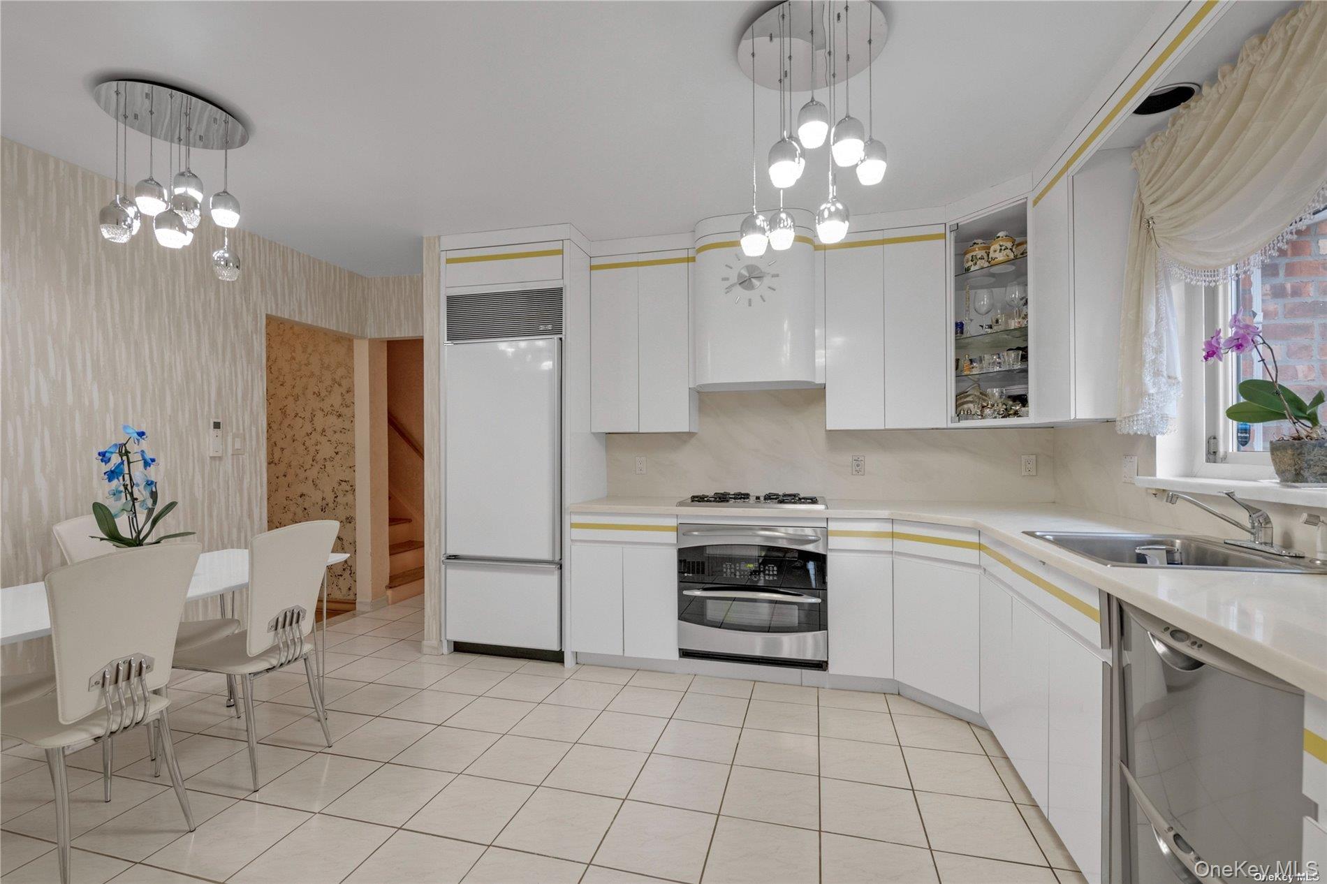 65-24 Ellwell Crescent Property Photo 10