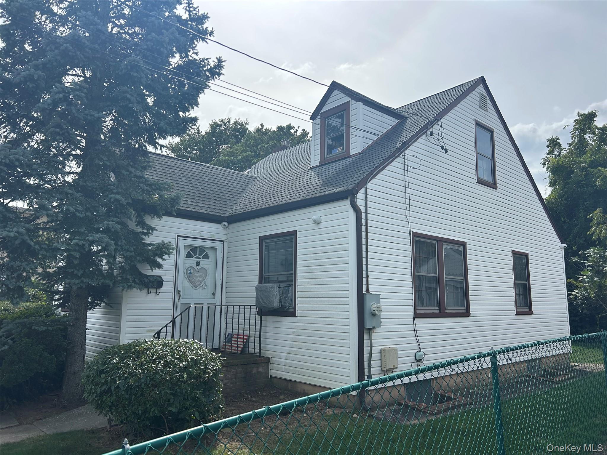 304 Lorraine Street Property Photo 2