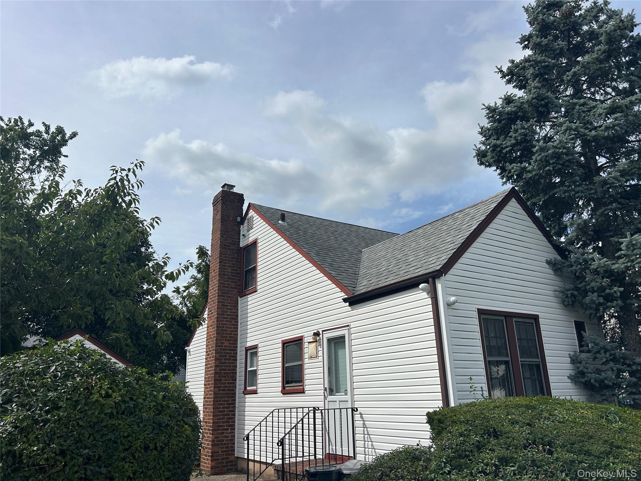 304 Lorraine Street Property Photo 3