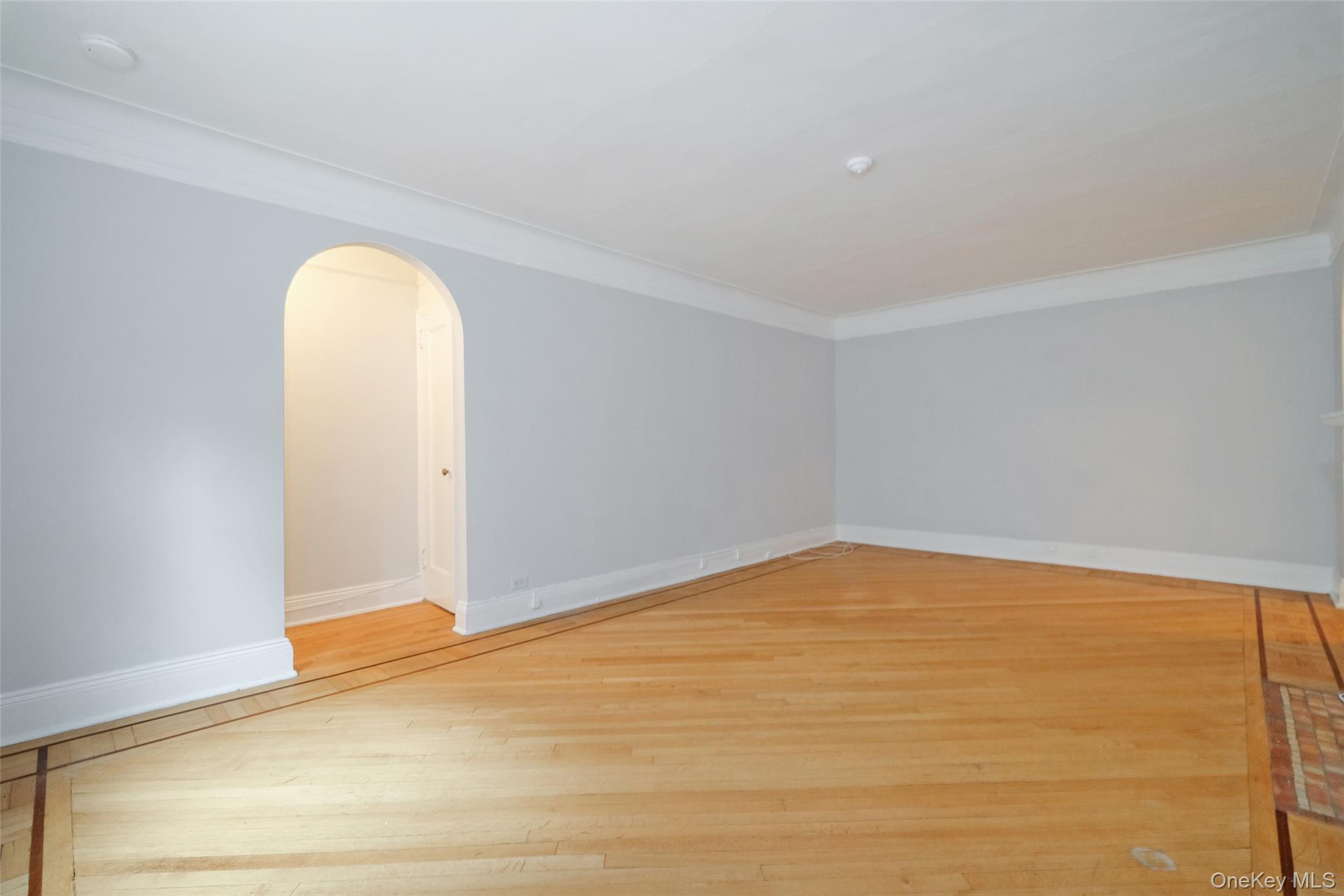 1 Broad Parkway 4l Property Photo 9