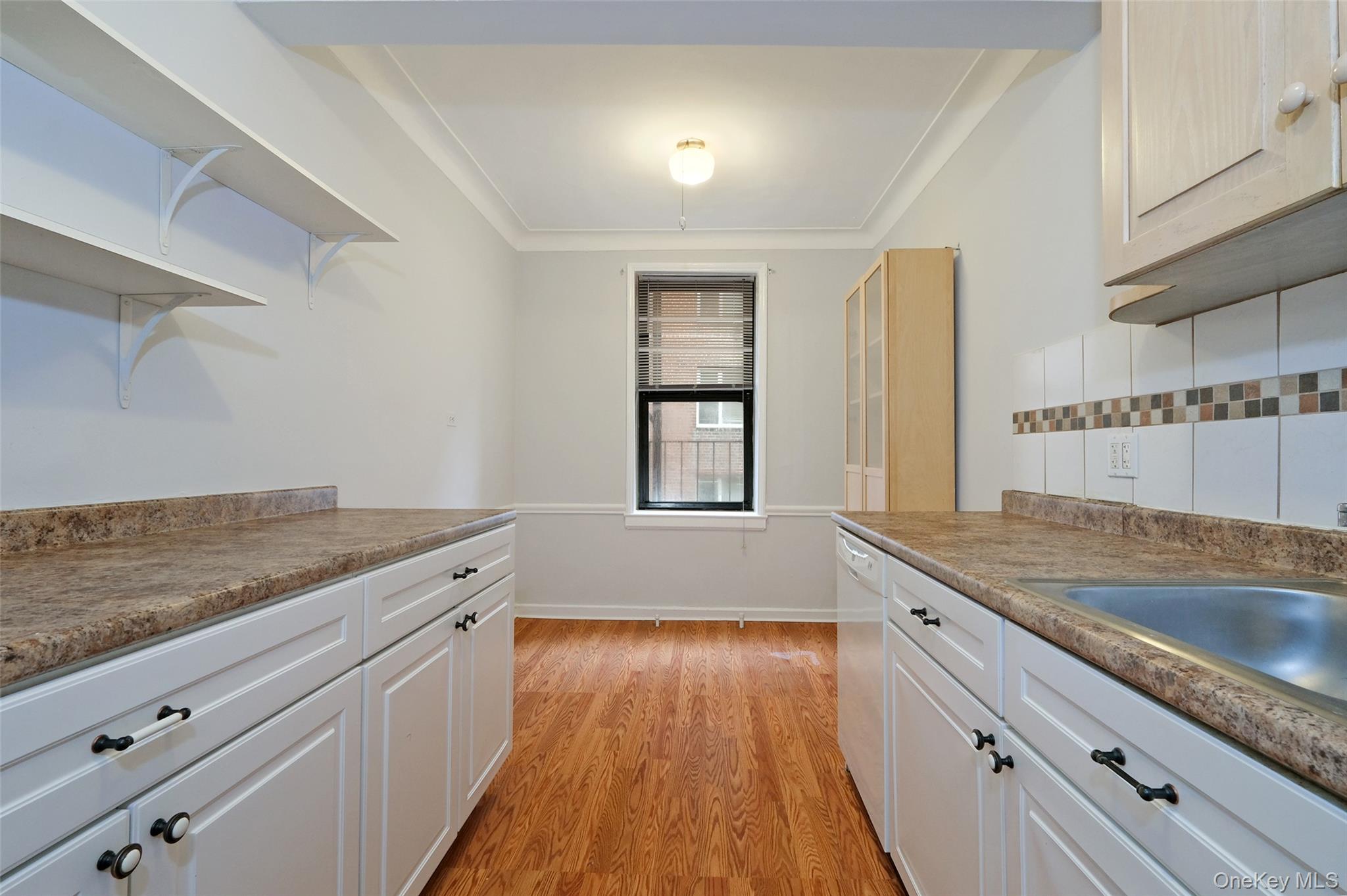 1 Broad Parkway 4l Property Photo 10