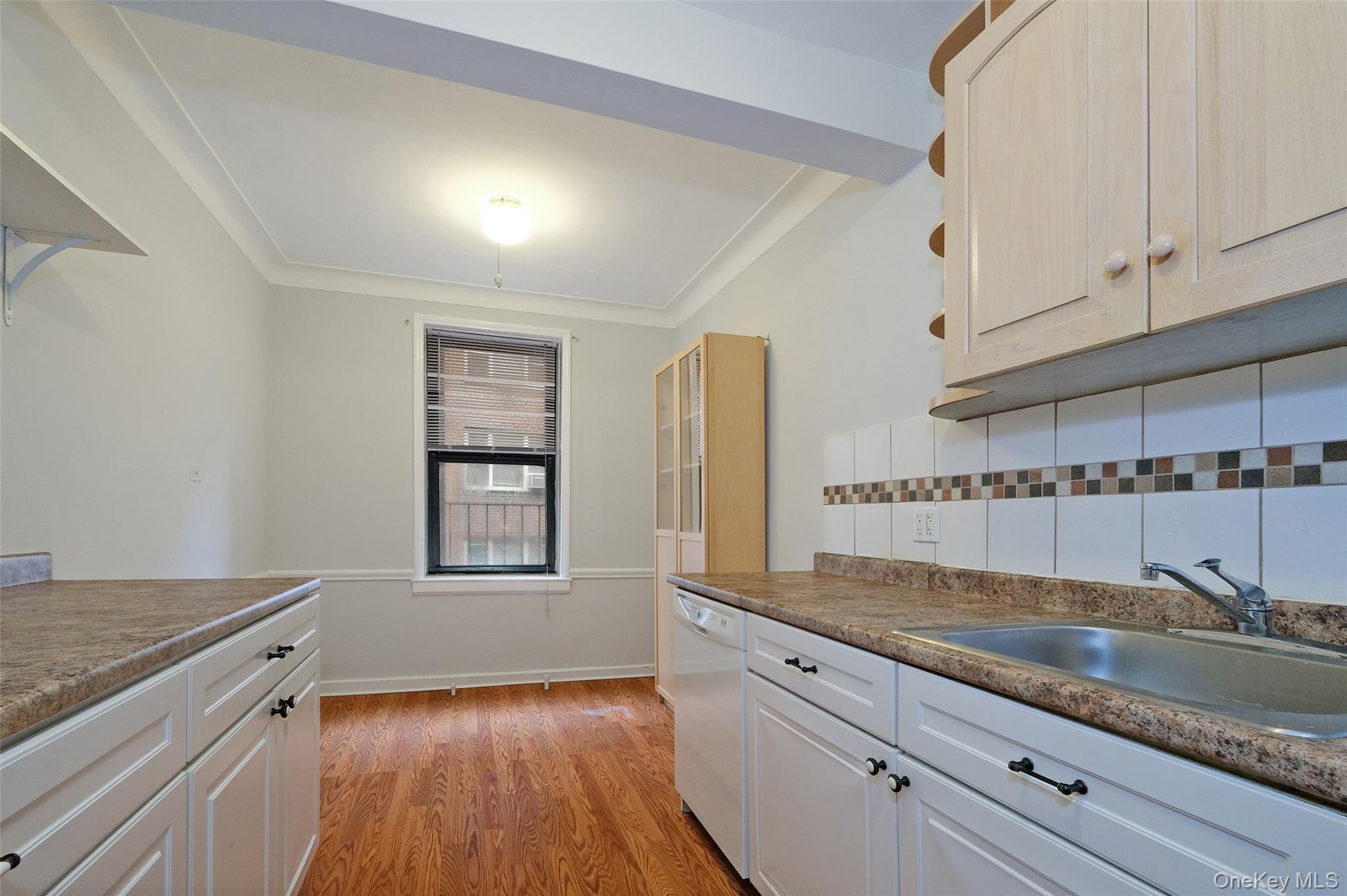 1 Broad Parkway 4l Property Photo 11