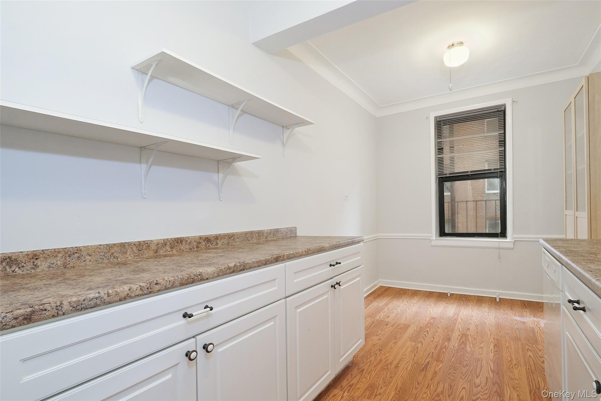 1 Broad Parkway 4l Property Photo 12
