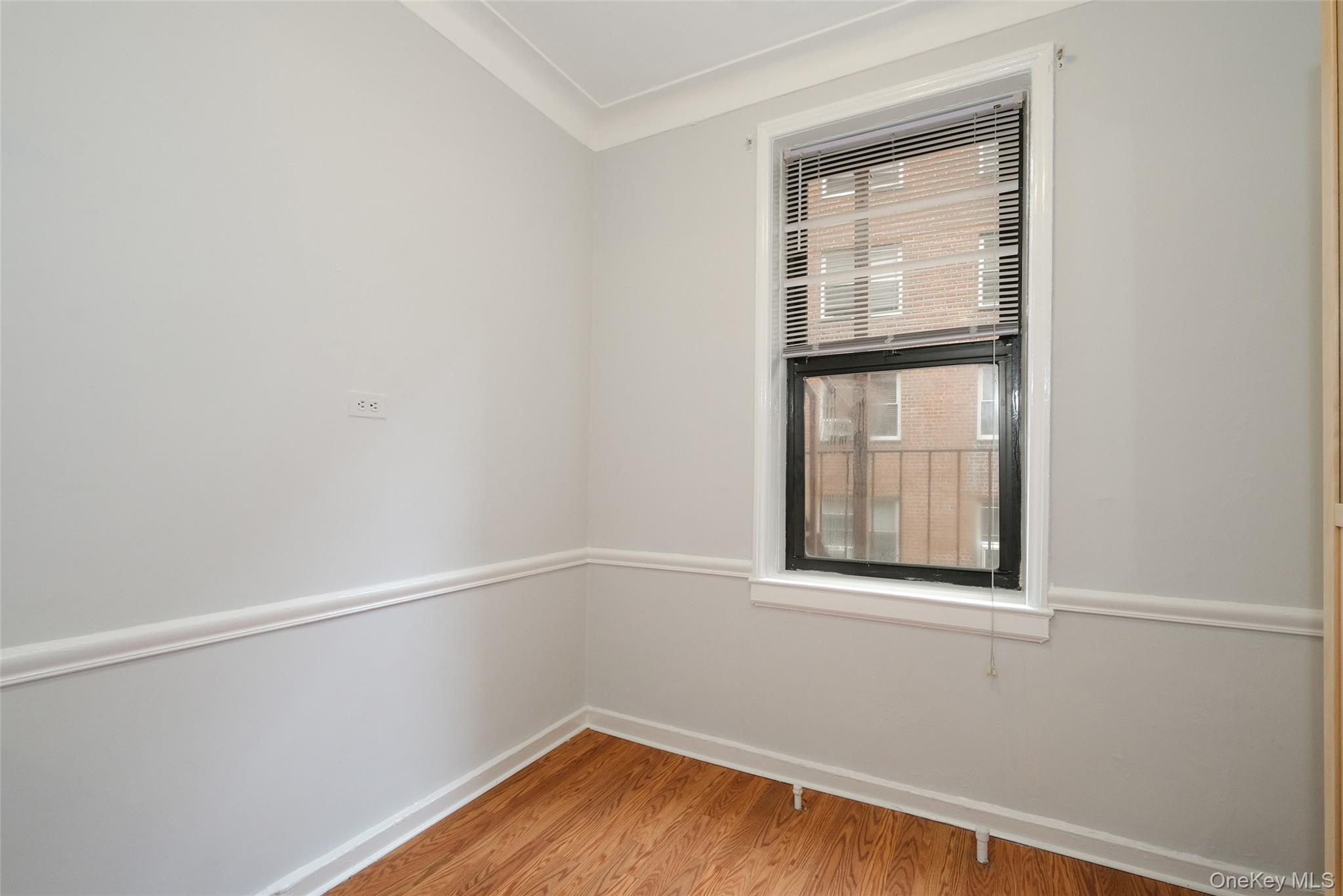 1 Broad Parkway 4l Property Photo 13