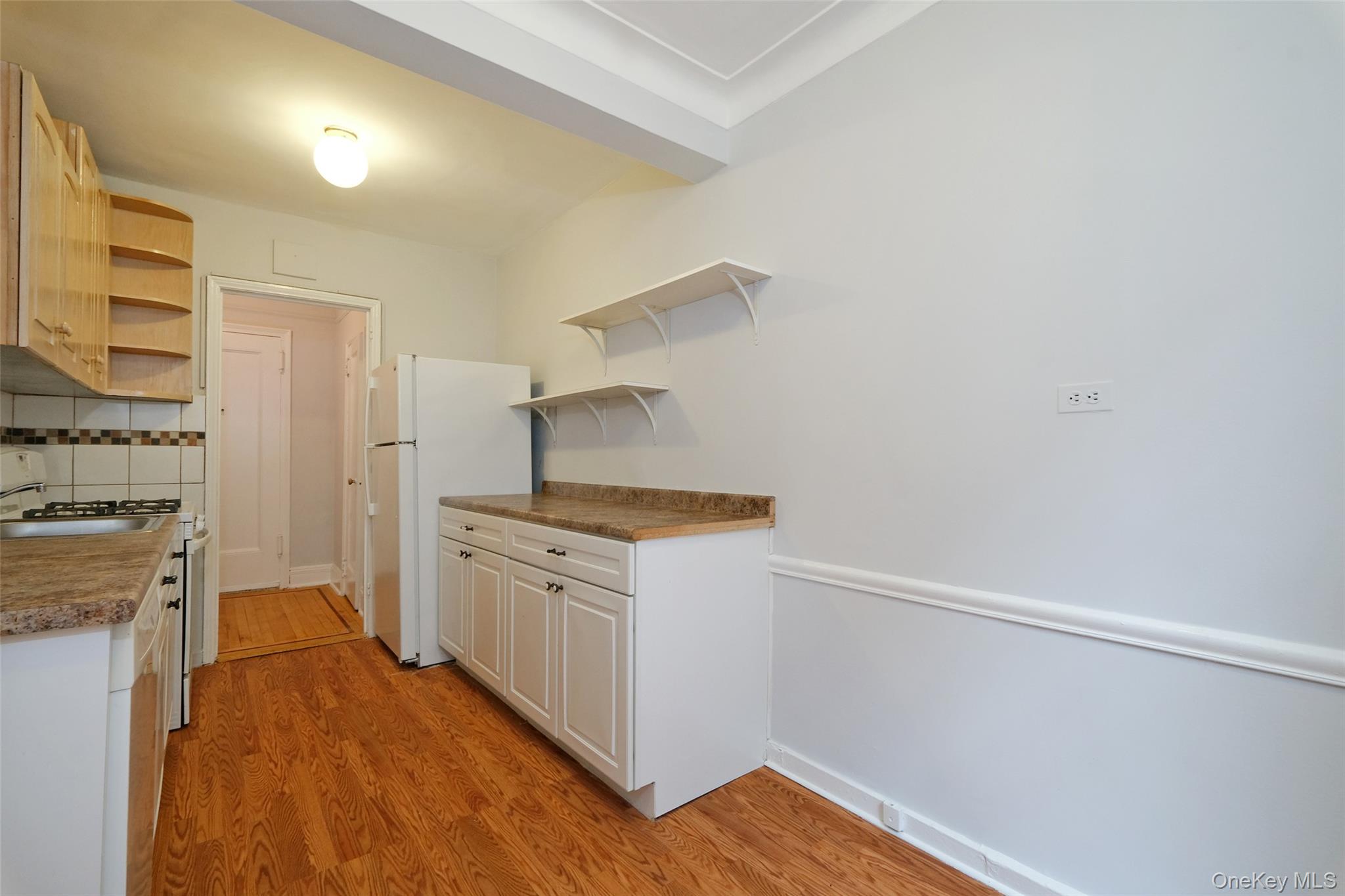 1 Broad Parkway 4l Property Photo 15
