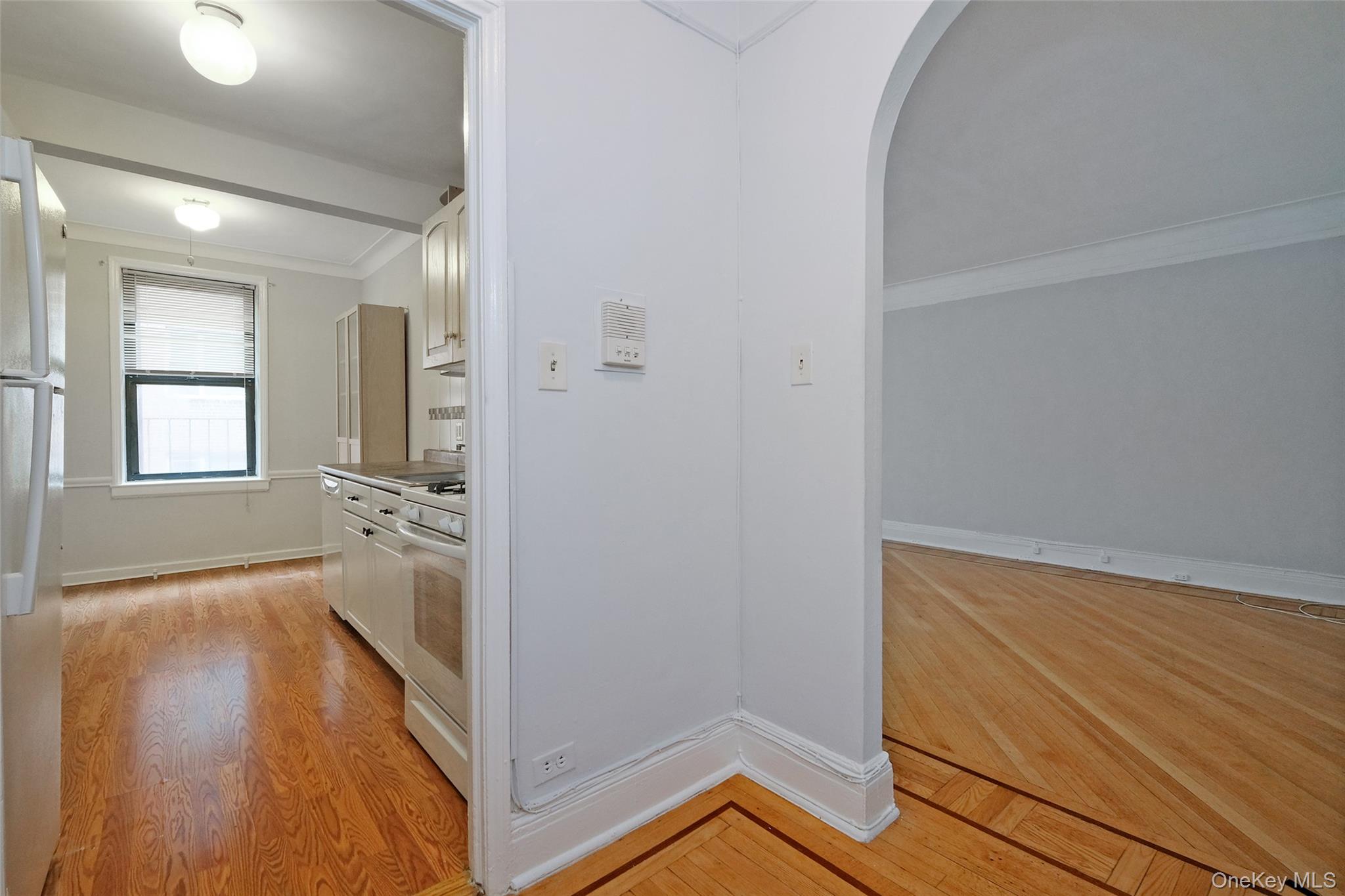 1 Broad Parkway 4l Property Photo 16