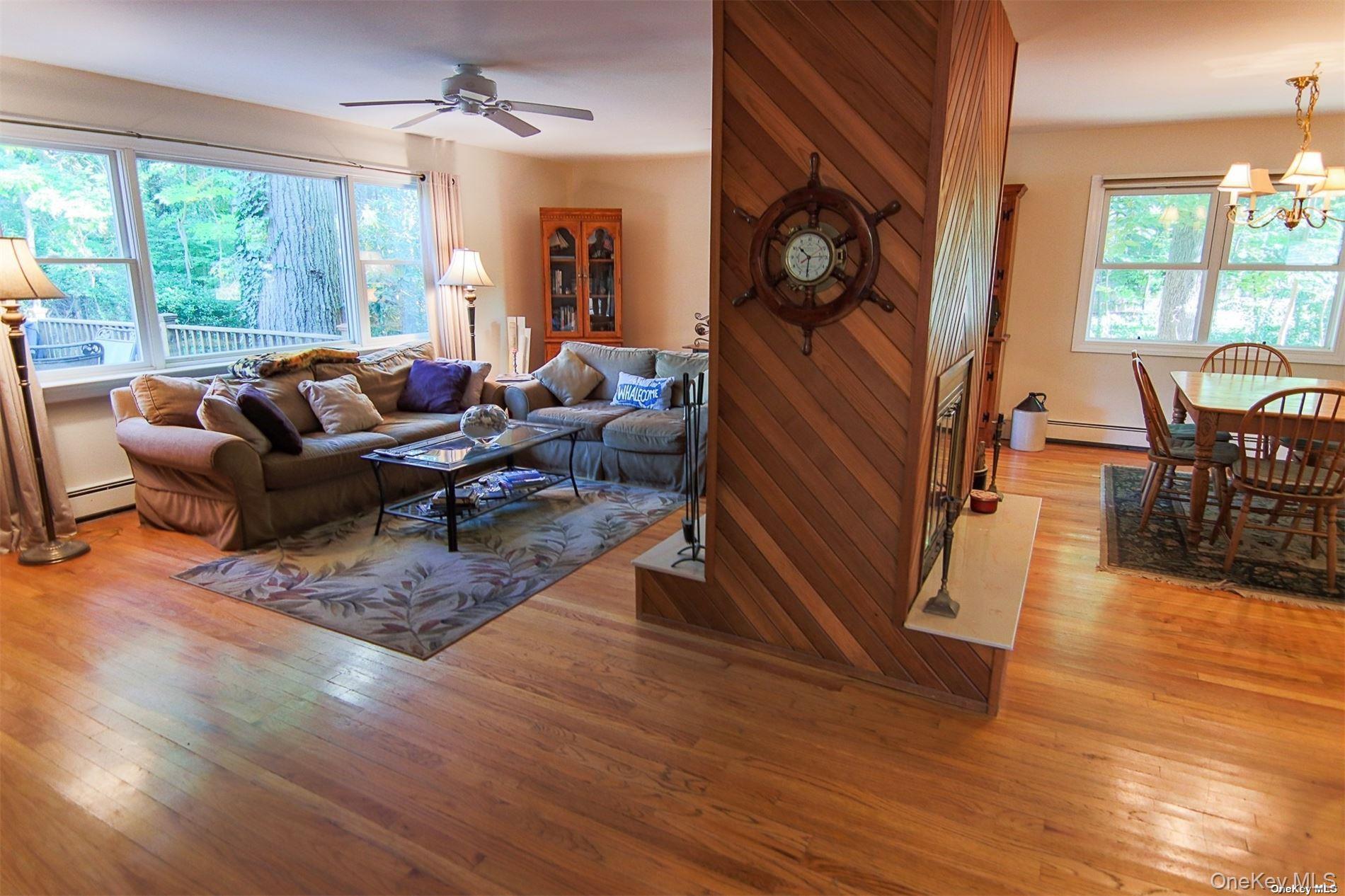 101 N Country Road Property Photo 5