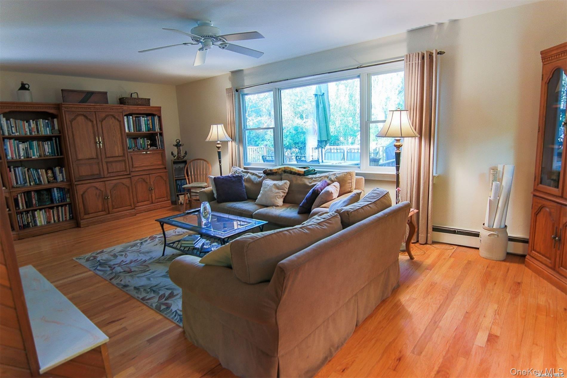 101 N Country Road Property Photo 6