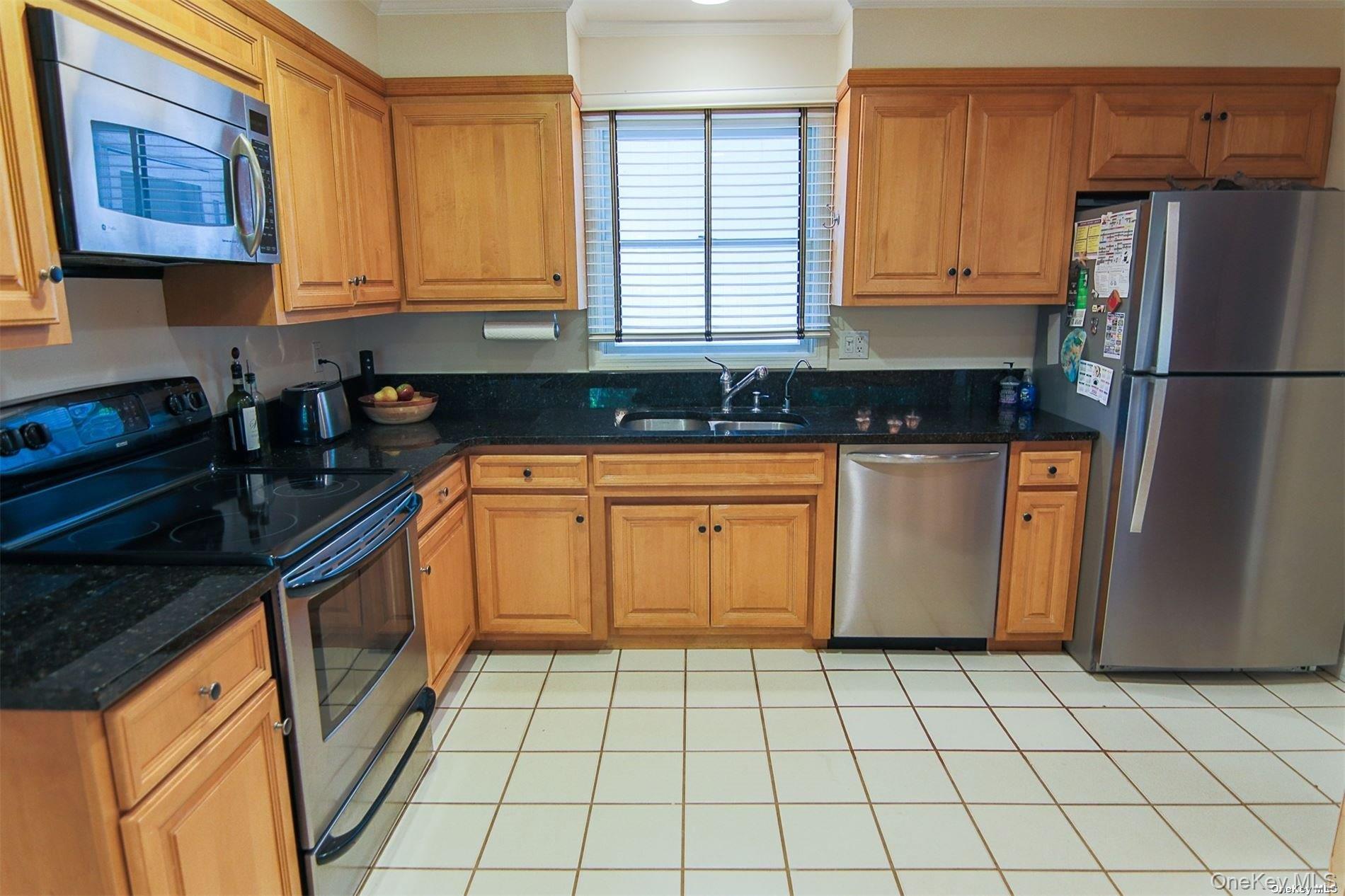 101 N Country Road Property Photo 12