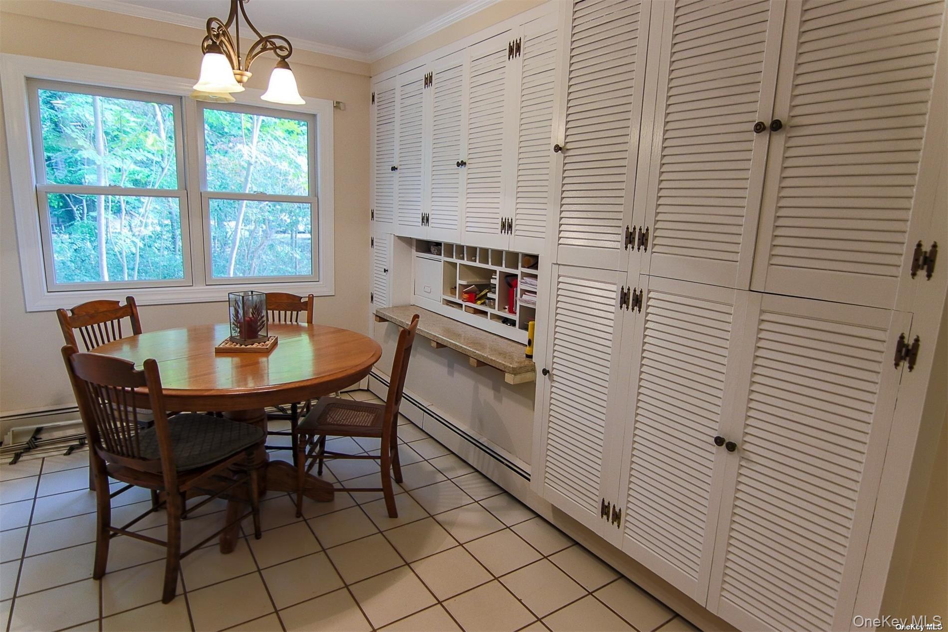 101 N Country Road Property Photo 13