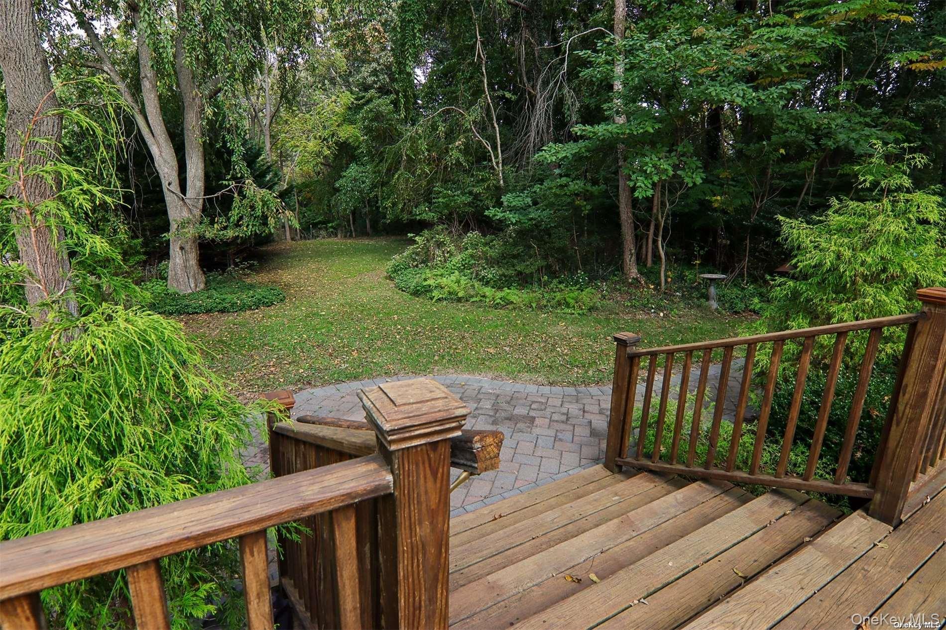 101 N Country Road Property Photo 23