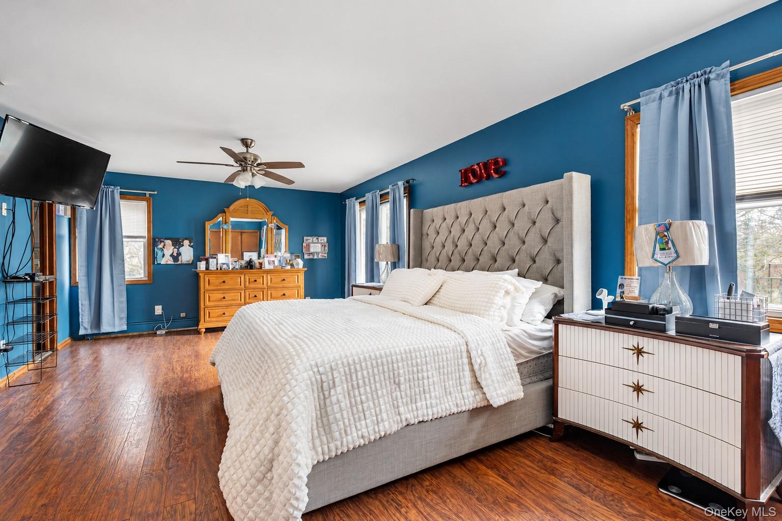 270 Old Commack Road Property Photo 8