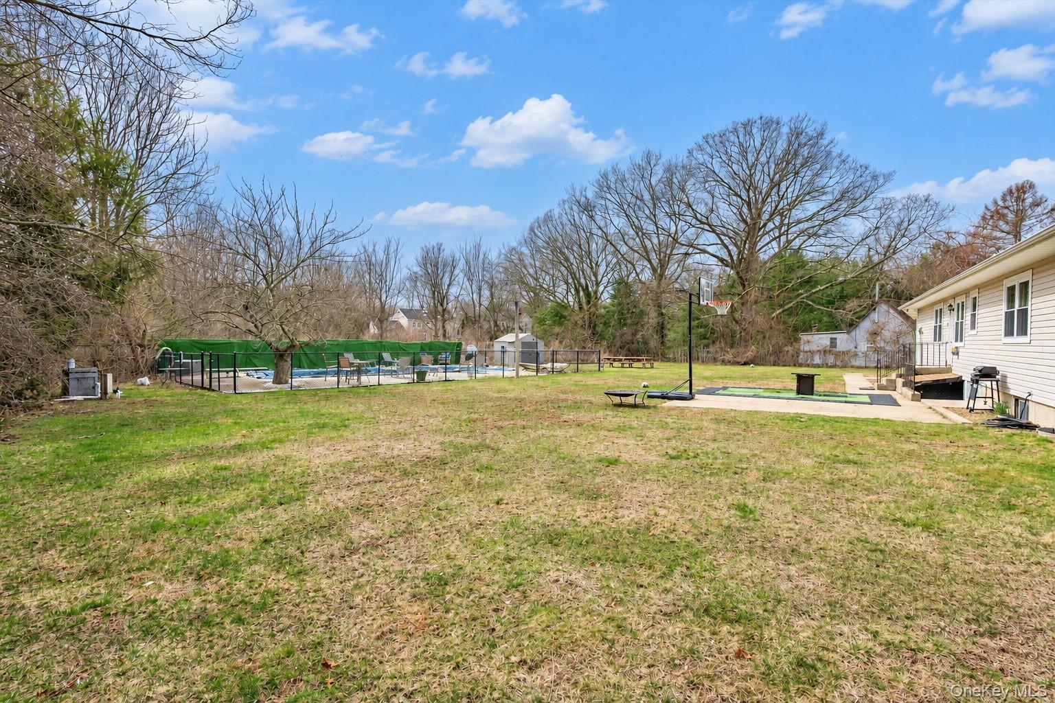 270 Old Commack Road Property Photo 16