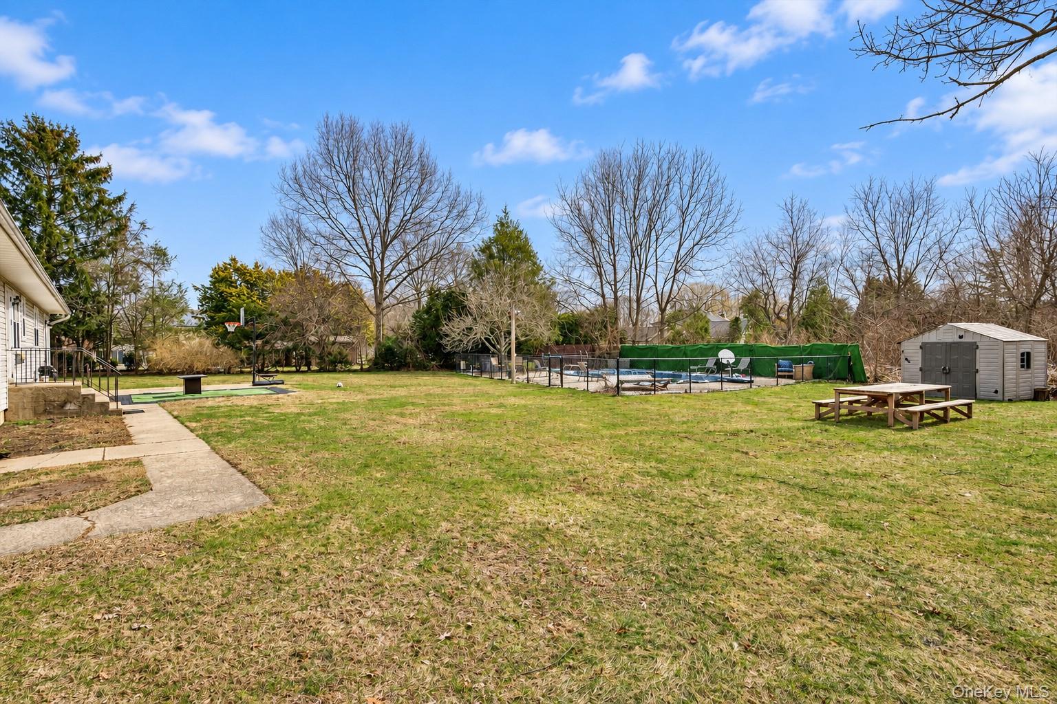 270 Old Commack Road Property Photo 19