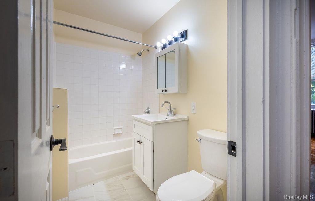 111 N Broadway C Property Photo 10