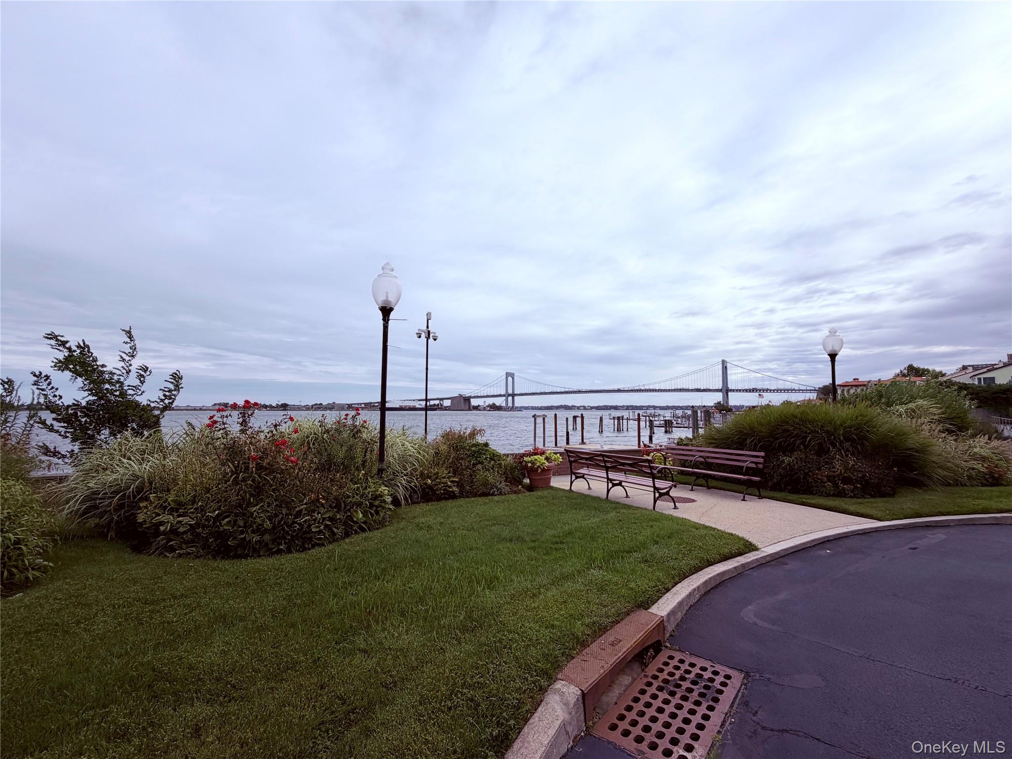 15419 Riverside Drive 24b Property Photo 5