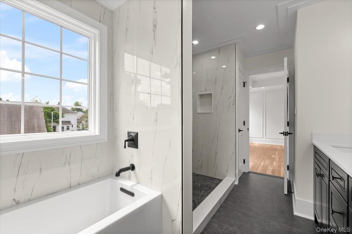 51 Willis Avenue Property Photo 39