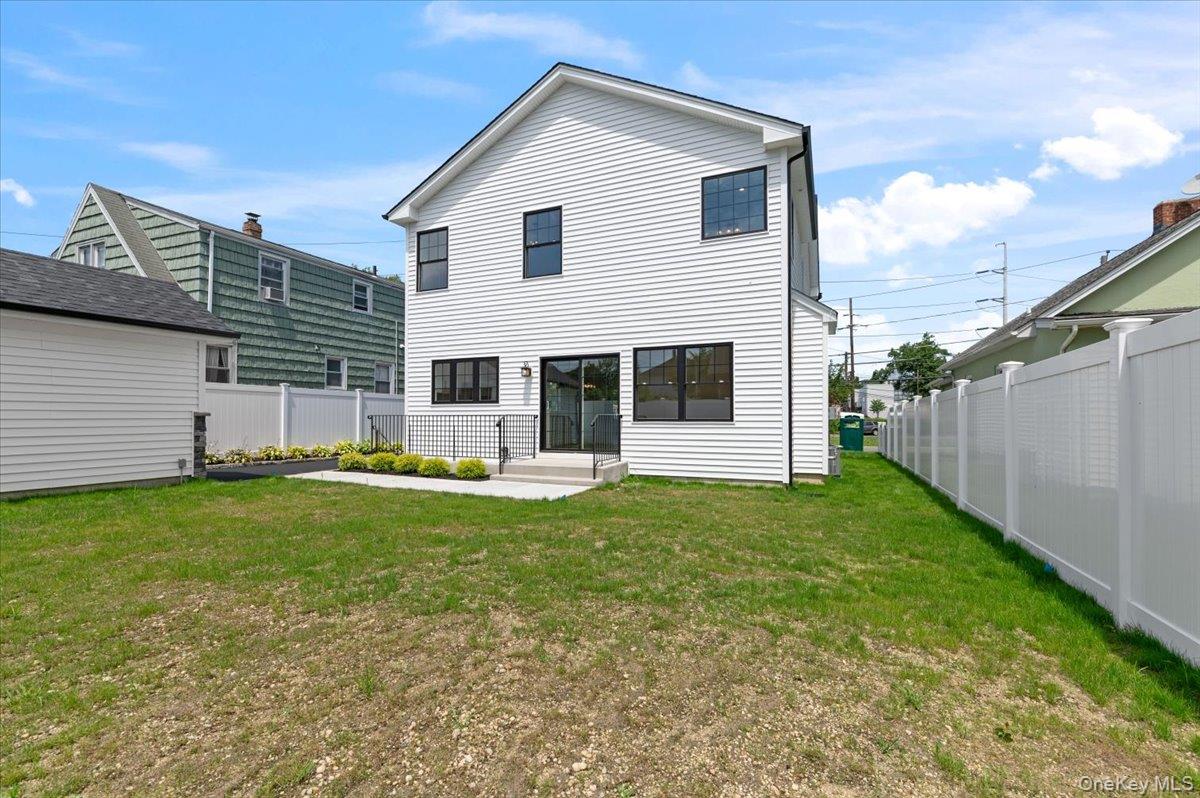 51 Willis Avenue Property Photo 45