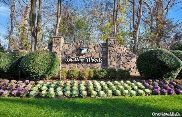 810 Woodland Court Property Photo 2