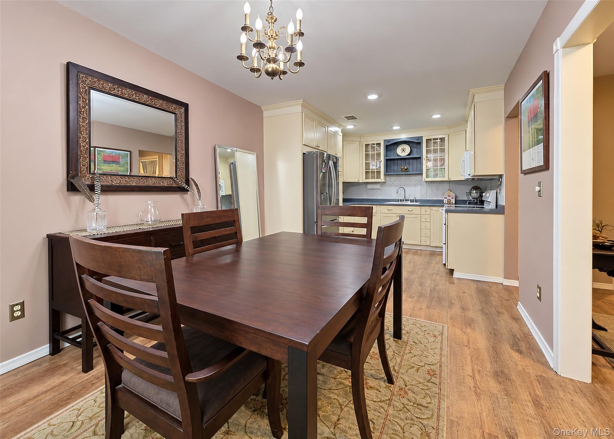810 Woodland Court Property Photo 8
