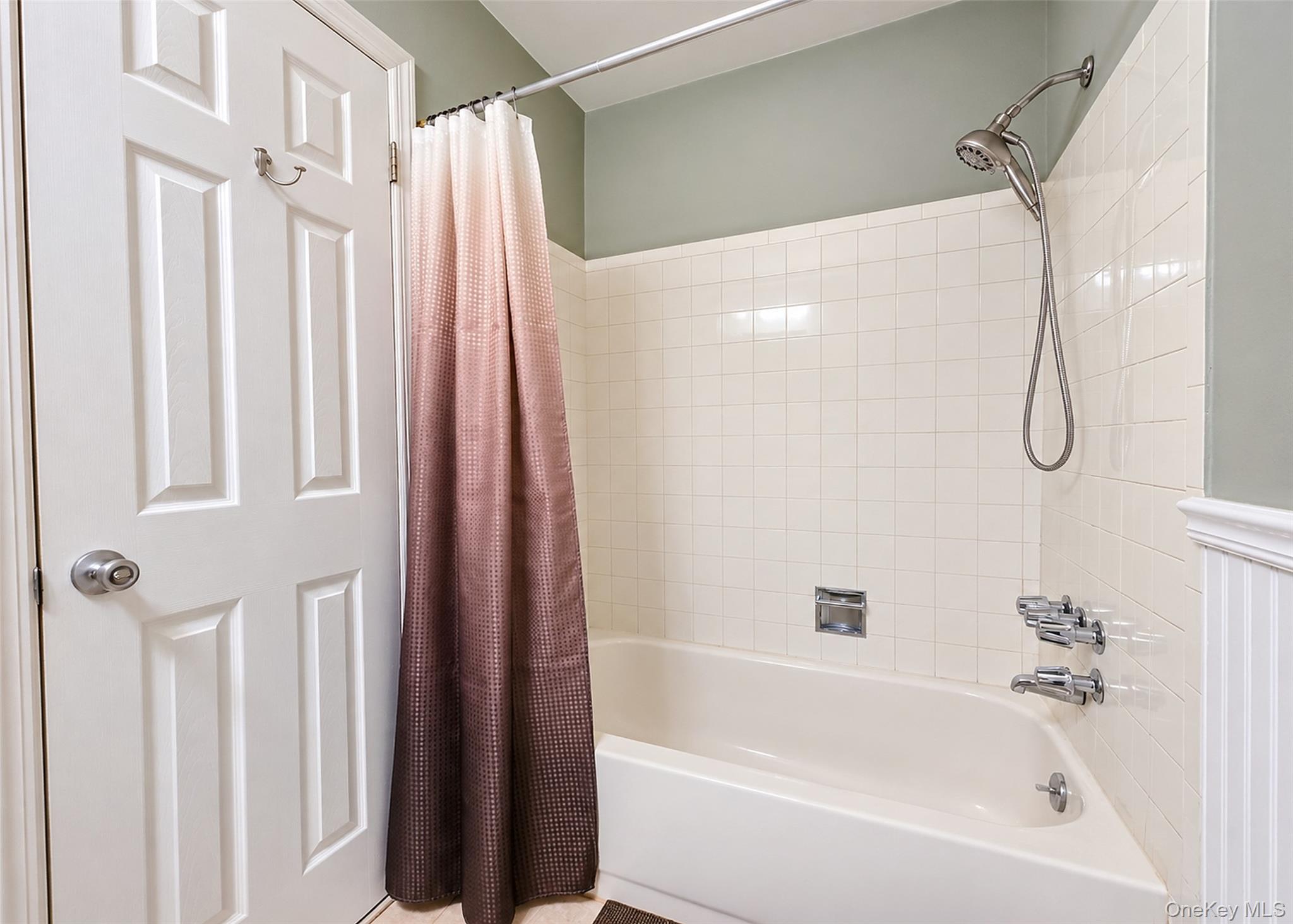 810 Woodland Court Property Photo 16