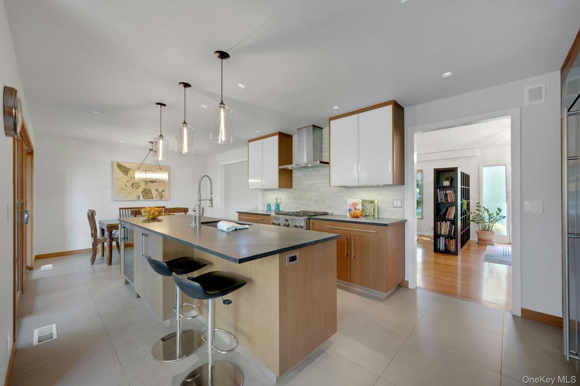1 Leone Close Property Photo 3