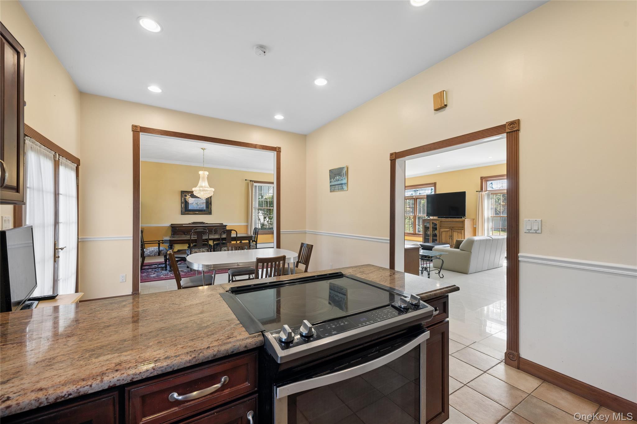 471 Southport Street Property Photo 11