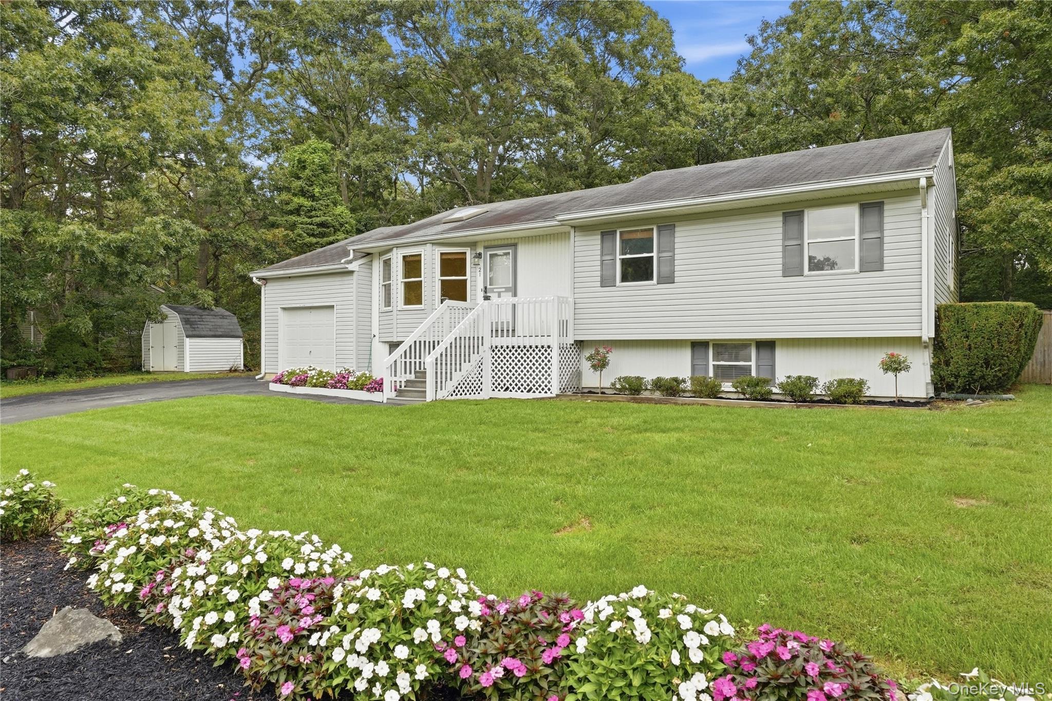 21 Lisa Court Property Photo 1