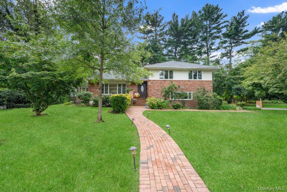 40 Pool Drive Property Photo 3