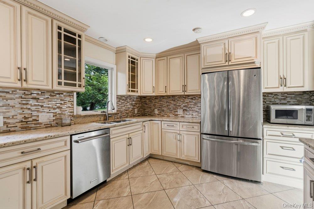 40 Pool Drive Property Photo 19