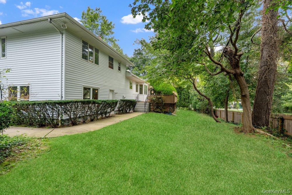 40 Pool Drive Property Photo 38
